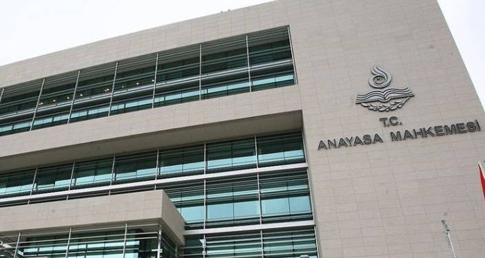 AYM’den kamu görevlilerini ilgilendiren karar