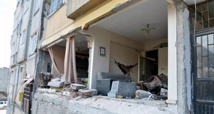 Evi hasarlı depremzedelerin elektrik ve doğal gaz borçları silindi