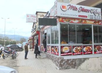 Hatay’da esnaf kepenk açtı: “Ayakta durmamız gerekiyor”