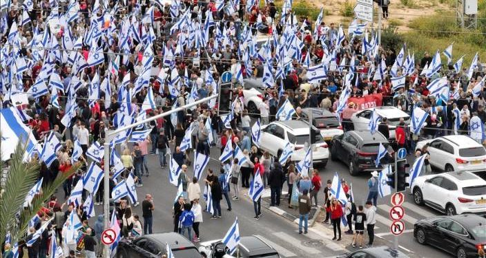 İsrail’de savunma sanayi çalışanları da eylemde: “Demokrasi olmadan güvenlik yok”