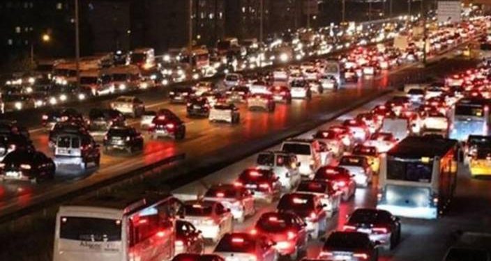 İstanbul’da trafik durma noktasında