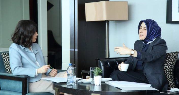 Kübra Par: AK Parti’nin erkek kurmayları, kafalarını kuma gömmeyi tercih ediyor