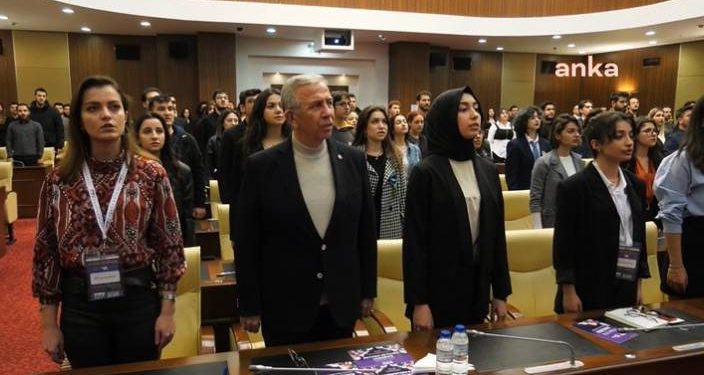 Mansur Yavaş gençlere seslendi