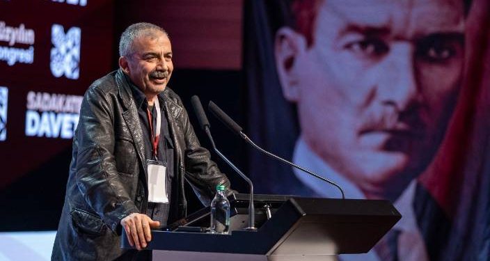 Sırrı Süreyya Önder: “Atatürk, Yurtta sulh, cihanda sulh diyerek bir barış mesajı vermemiş aslında”
