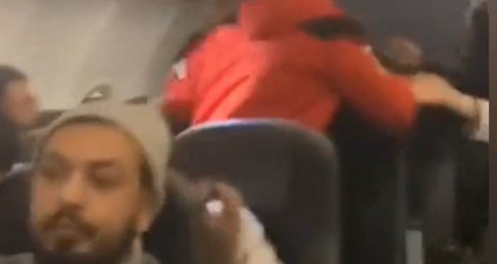 Uçağa alkollü bindi tepki gecikmedi: “Uçağın dengesini bozacaksınız”