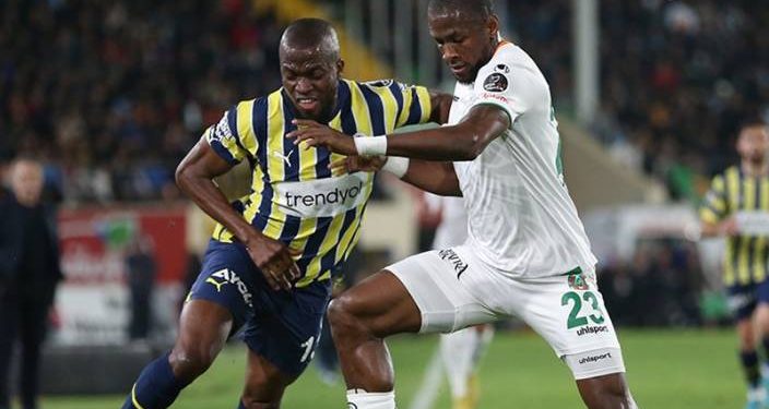 Verilen, verilmeyen kartlar, penaltı kararı, tartışmalı pozisyonlar… Fenerbahçe şampiyonluk havasına girdi