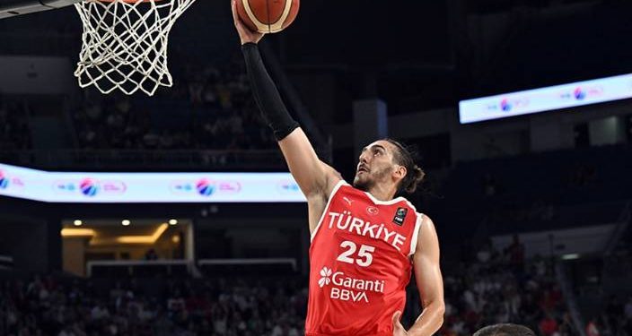 12 Dev Adam ikide iki yaptı, yarı finali garantiledi