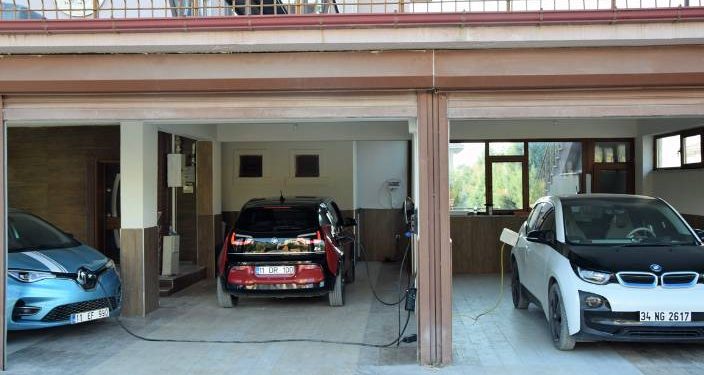 Bilecikli aile araçlarını 40 bin liralık düzenekle kullanabiliyor