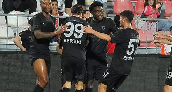 Hatayspor depremzedelere moral verdi