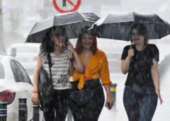 Meteoroloji İstanbul için saat verdi