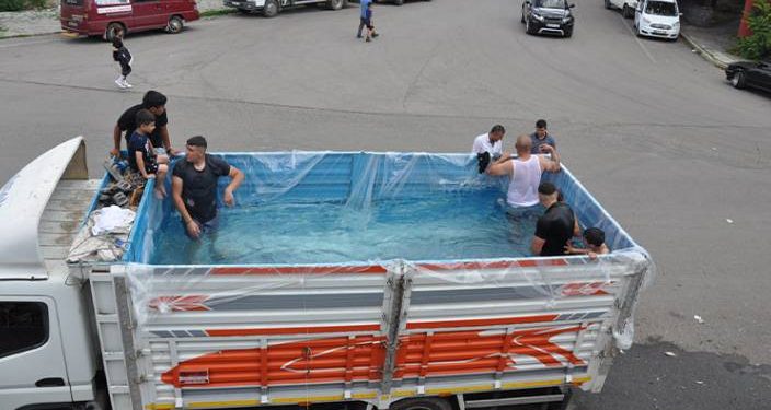 Sıcak havalara böyle çözüm buldular