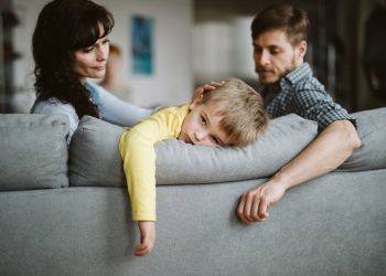 Bunları söylüyorsanız, çocuğunuza duygusal manipülasyon uyguluyorsunuz…