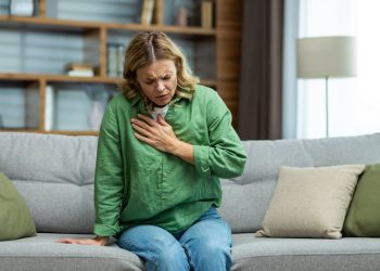 Çarpıntı mı panik atak mı? Nasıl ayırt ederiz?